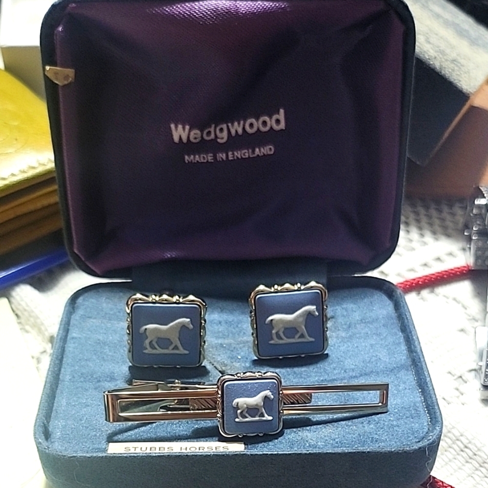 Wedgwood Blue and Silver Men's Accessory Set